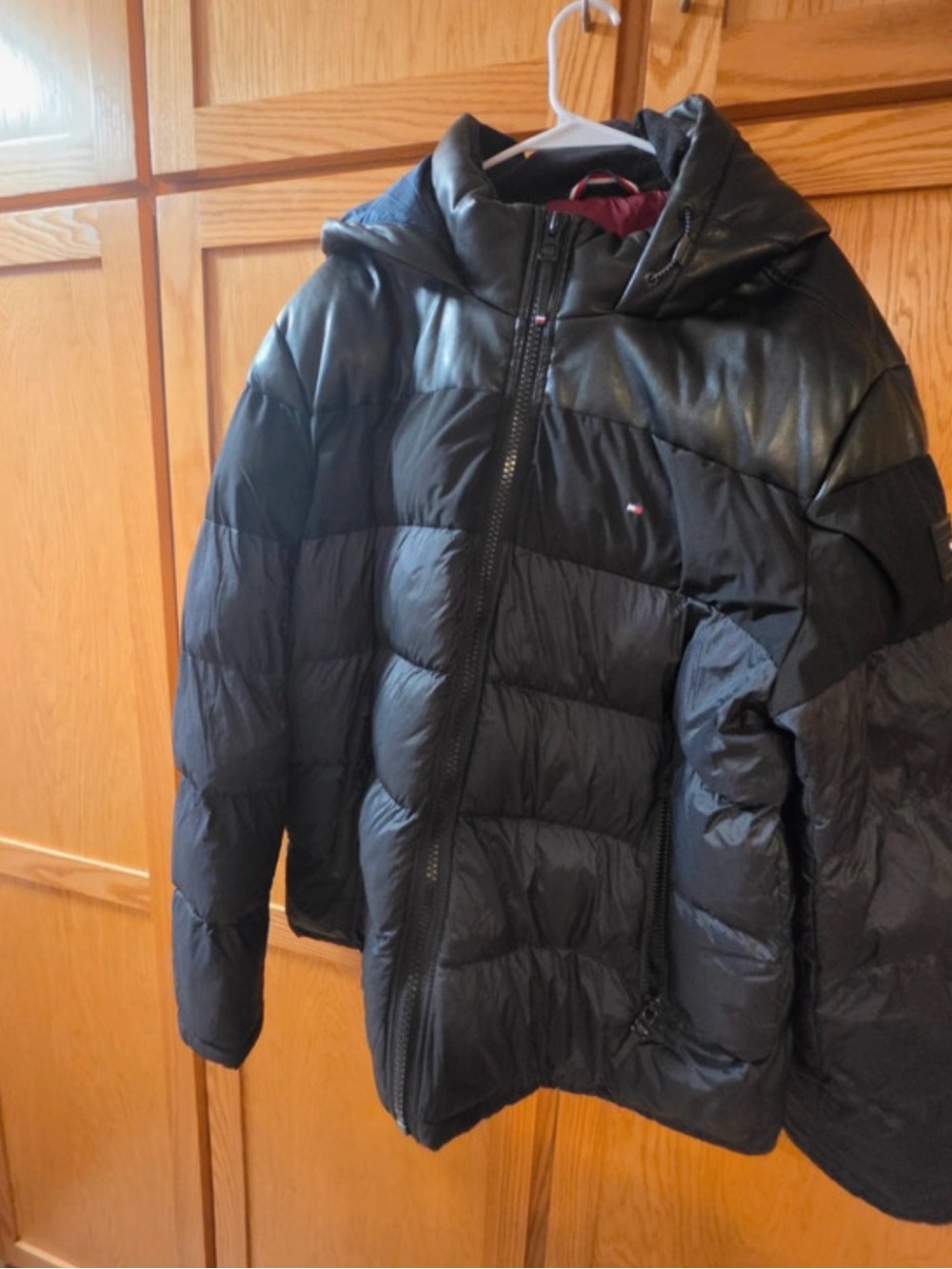 Tommy Hilfiger black puffer jacket with hood, Size XXL